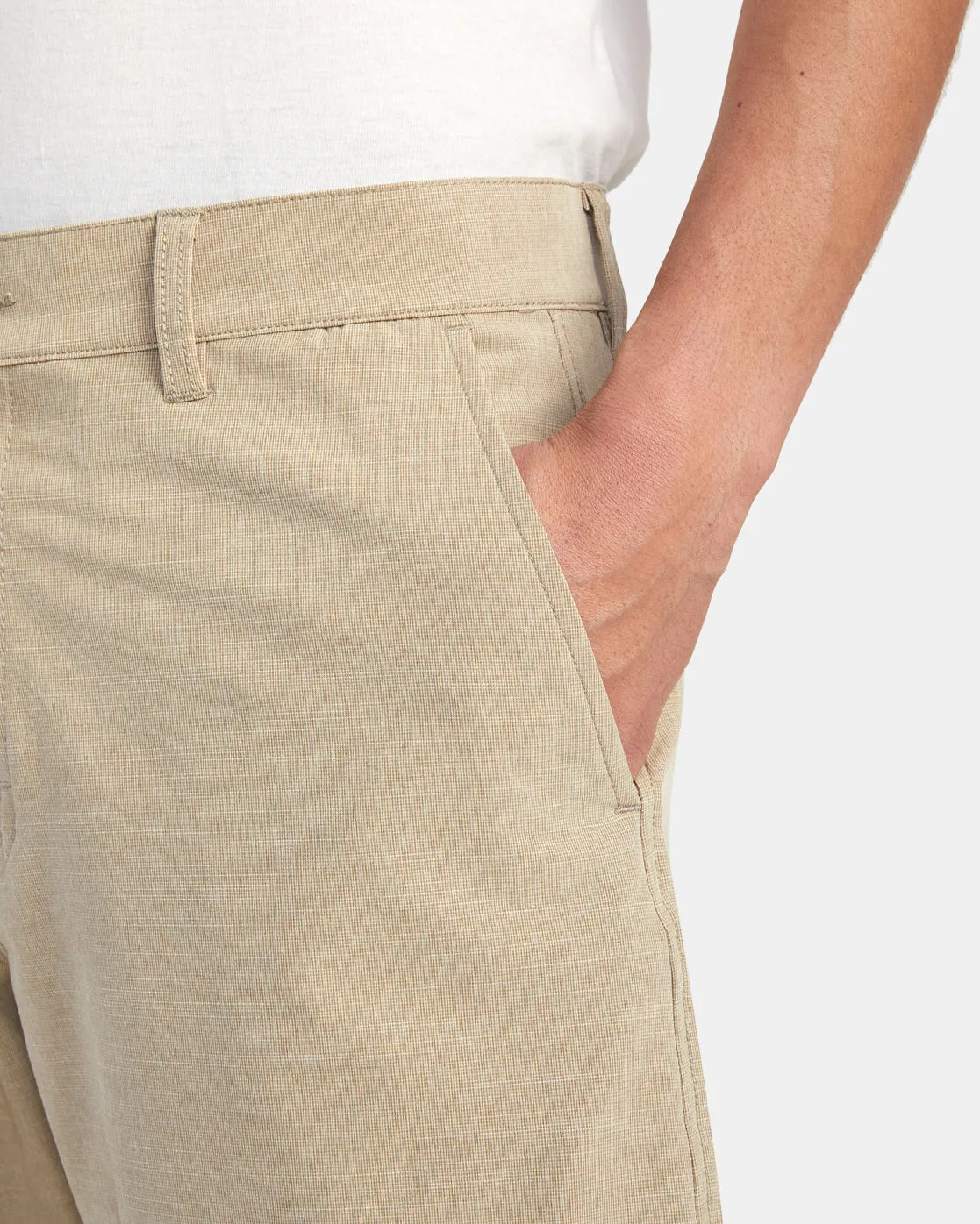 Balance Hybrid 20" Shorts - Khaki